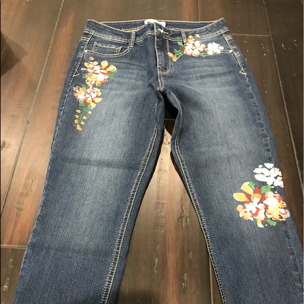 Ladies painted ankle  jeans